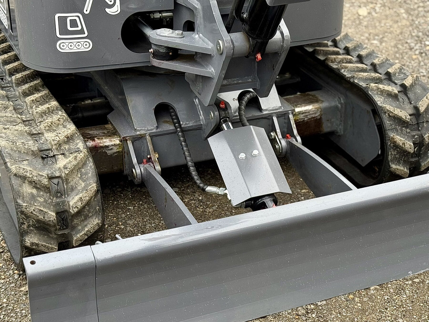 AM10 1.0T Mini Excavator - photo 2