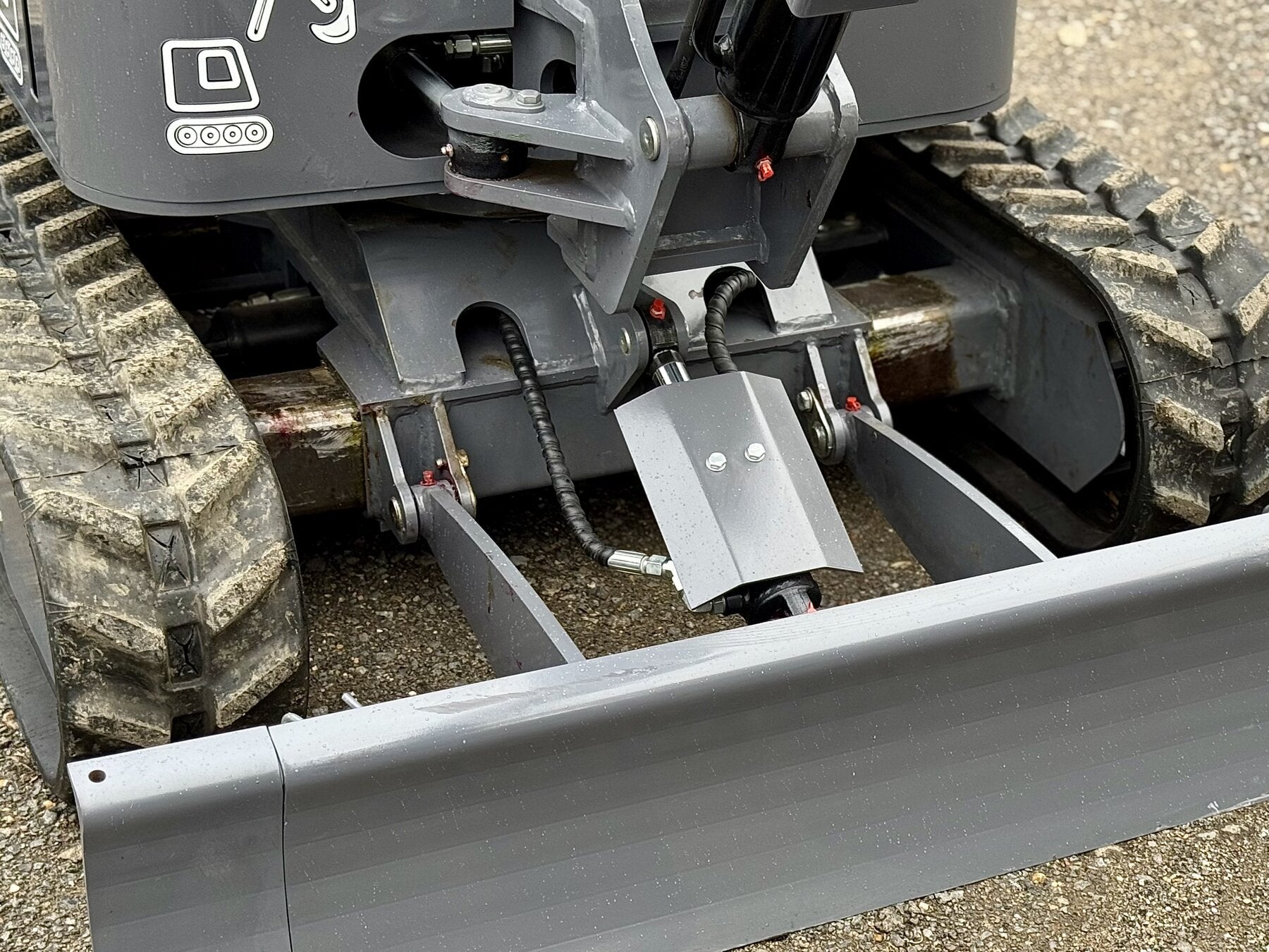 AM10 1.0T Mini Excavator - photo 2