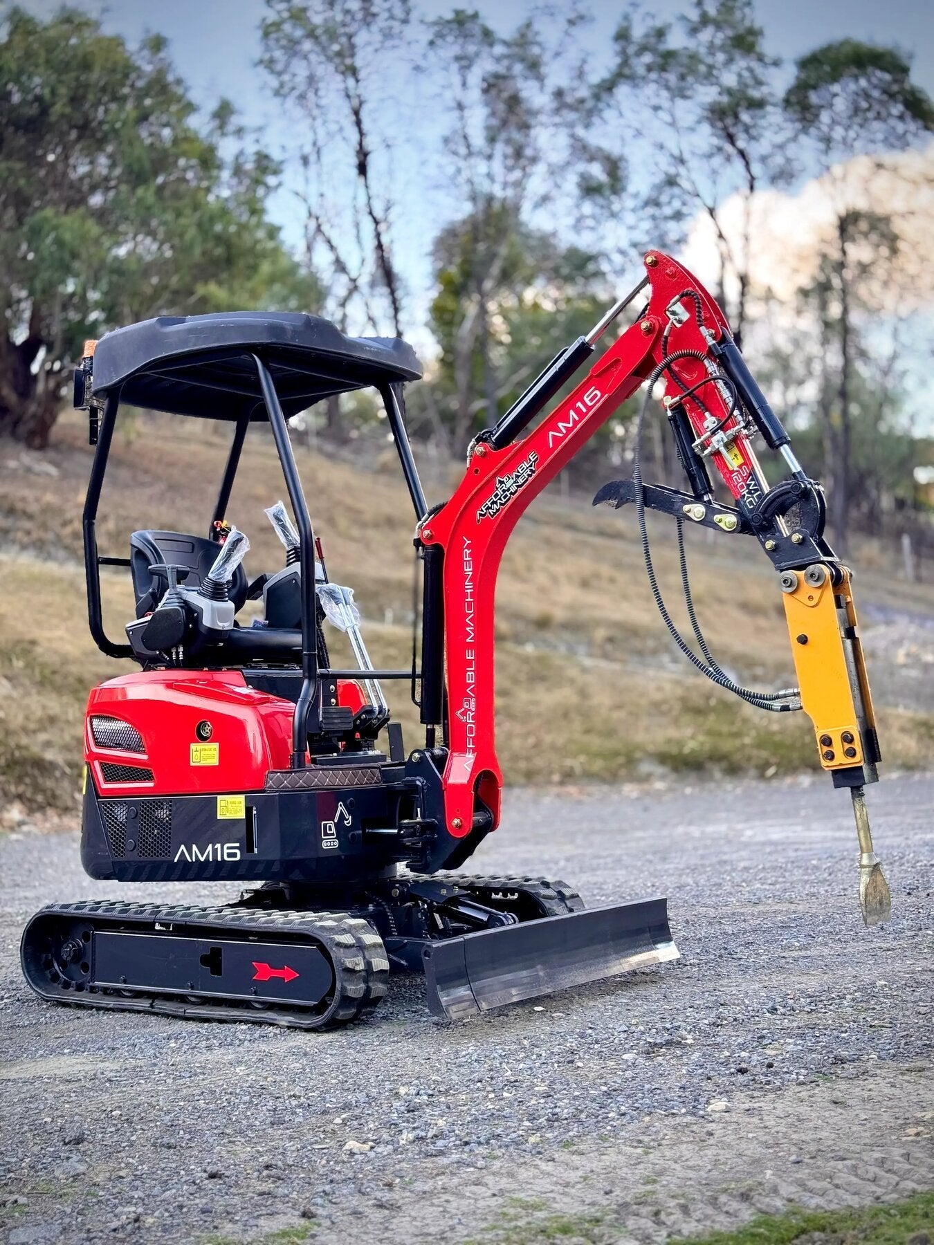AM16 1.6T Mini Excavator - photo 3