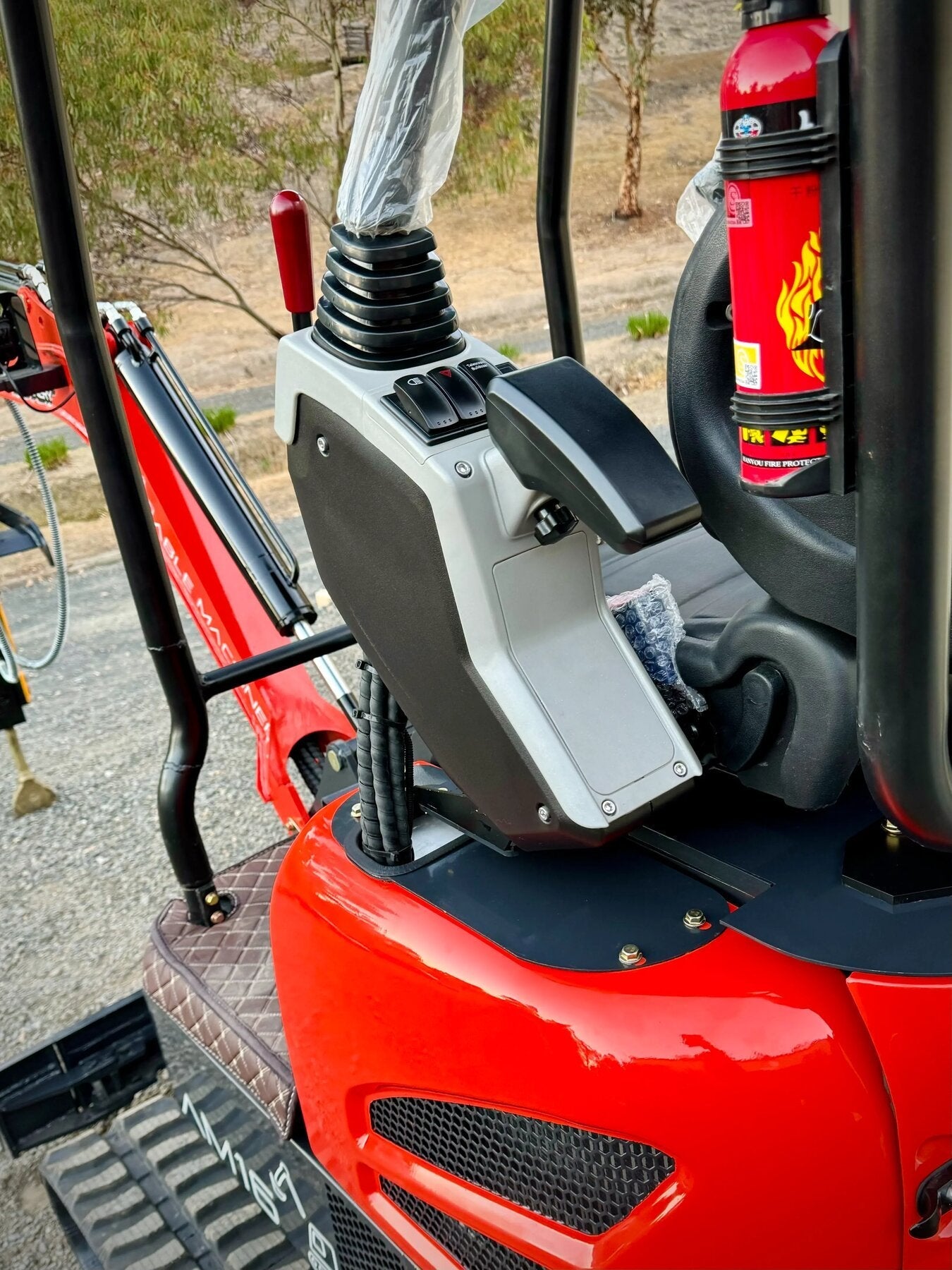 AM16 1.6T Mini Excavator - photo 5