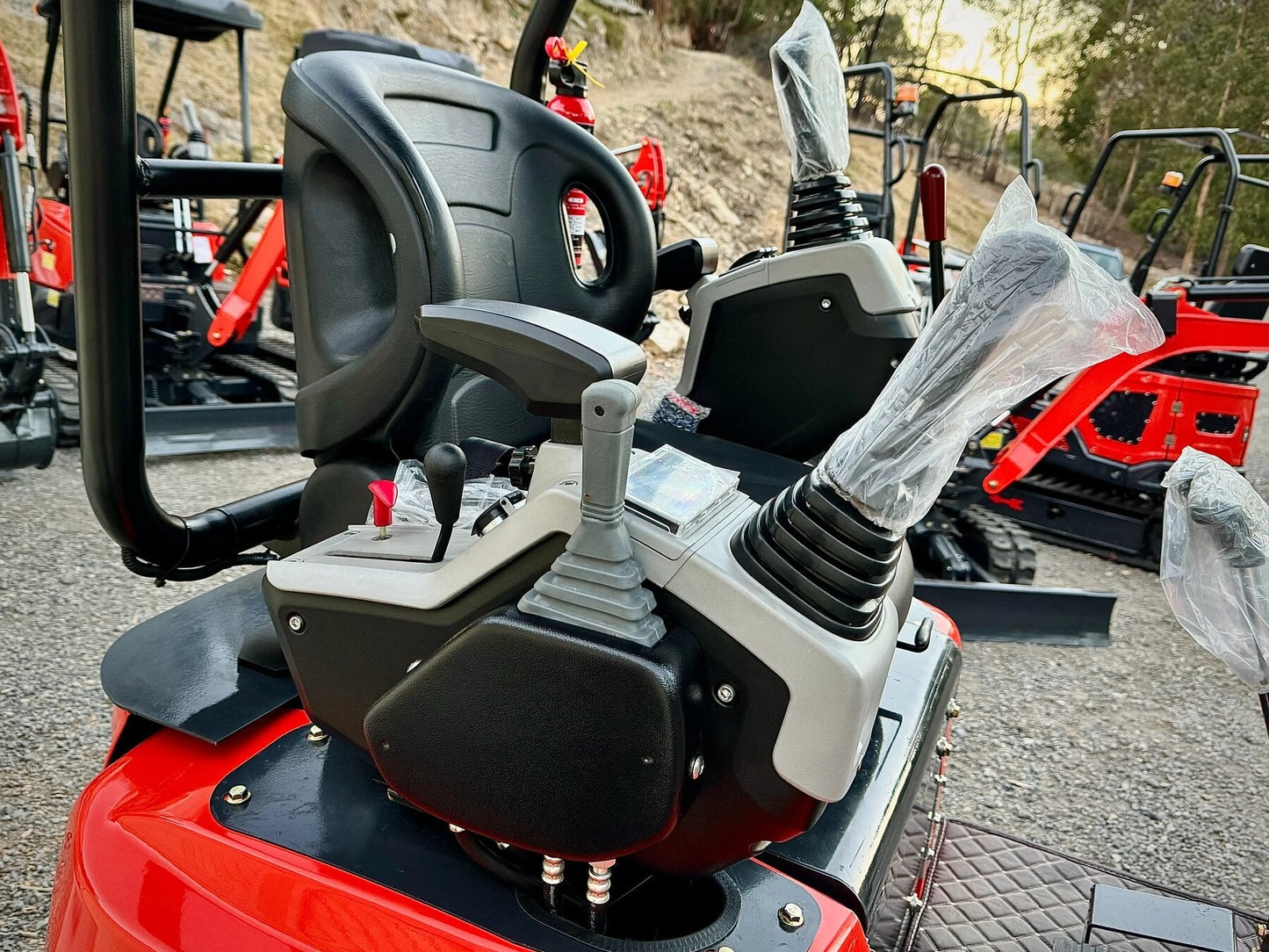 AM16 1.6T Mini Excavator - photo 9