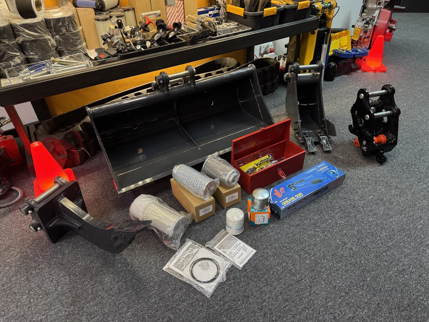 AM20 2.0T Mini Excavator Package - bundle view 4