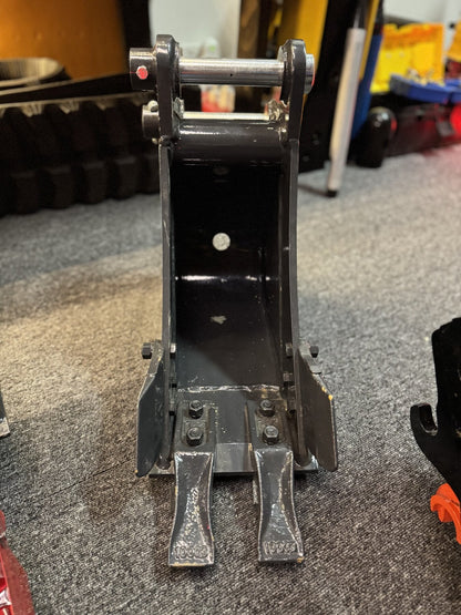 AM20 bundle attachment - 200mm Trenching Bucket 30mm pin
